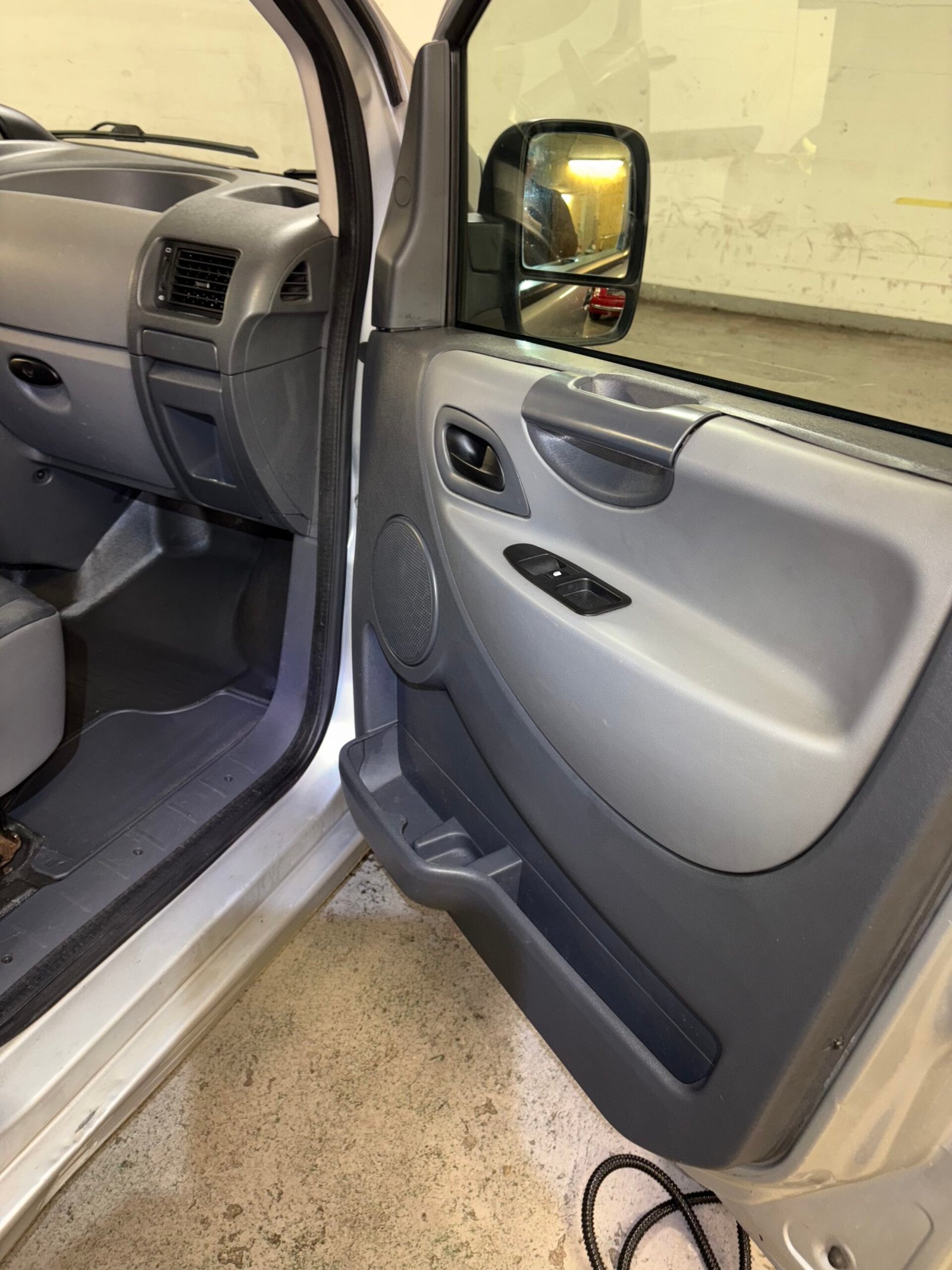 🚗 Nettoyage automobile
✨ Detailing auto
🛠 Rénovation voiture
💎 Lavage auto haut de gamme
🌿 Nettoyage écologique voiture
🔝 Polissage et lustrage voiture
🖤 Detailing premium Suisse